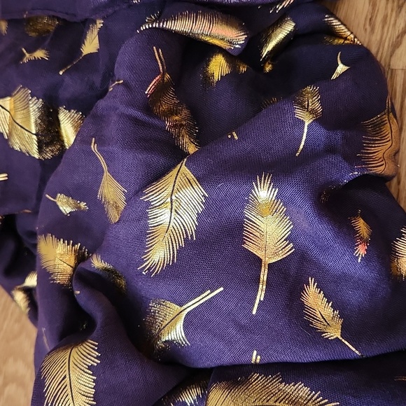 Gold & purple scarf | OS - Picture 3 of 5
